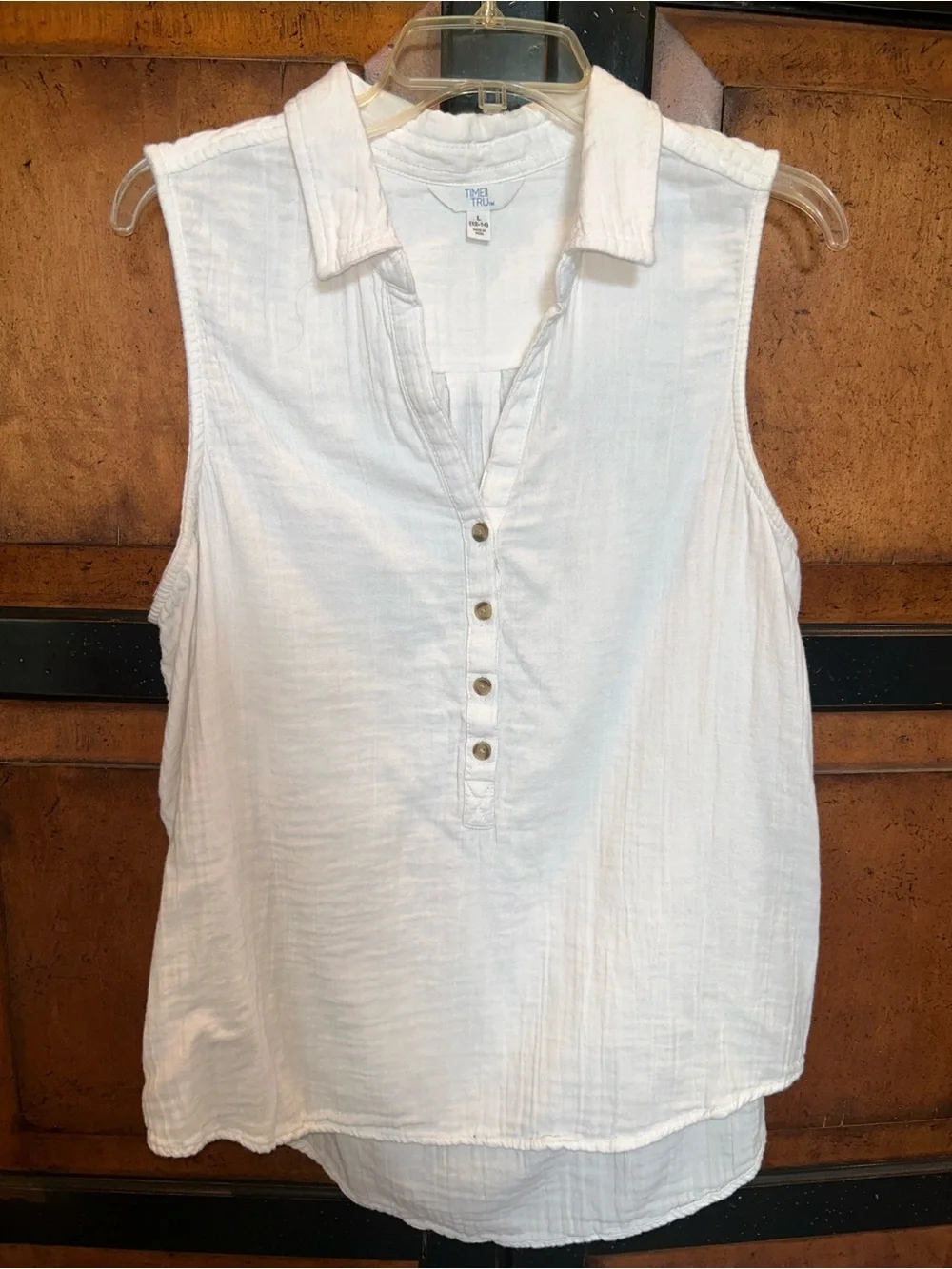 Time and Tru White Sleeveless Collared Button-Placket Tank - Picture 1 of 1